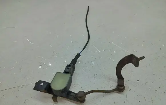 Volkswagen PASSAT B6 Front height sensor lever 1T0907503 6PM00873900