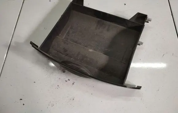 Glove box