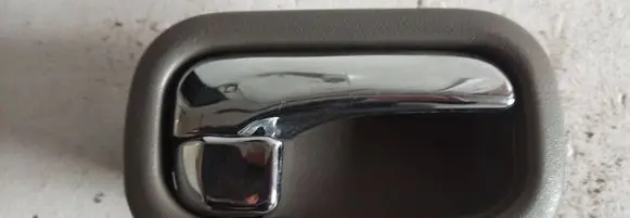 Nissan Almera N16 Front door interior handle 101023