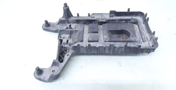 Volkswagen PASSAT B6 Battery tray 1K0915333H