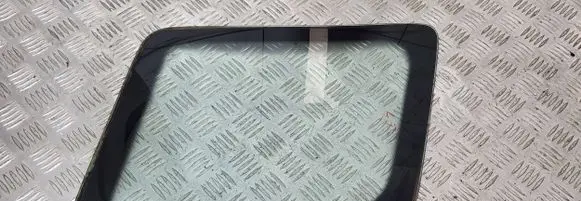 Suzuki Grand Vitara I Rear side window