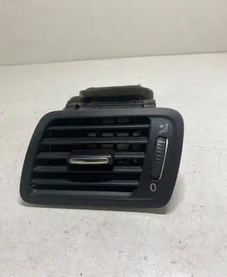 Volkswagen PASSAT B6 Dashboard side air vent grill/cover trim 3C1819701 P0108666 T0024359