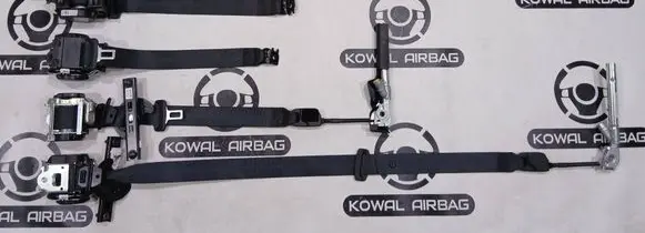 Renault Clio V Set of seat belts 868843661R 642571400A 6425711300A
