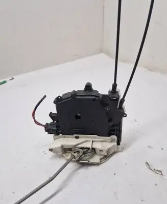 Mitsubishi Outlander Front door lock