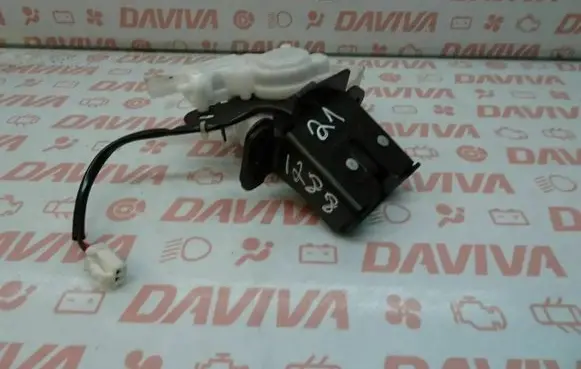 Mazda 3 I Tailgate/trunk/boot lock/catch/latch