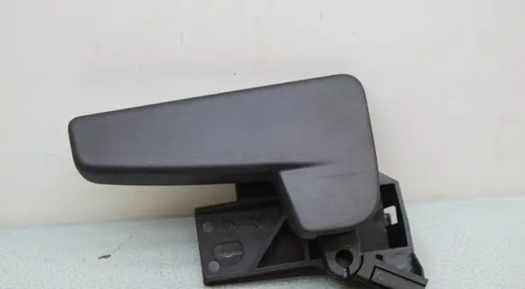 Volkswagen T-Roc Engine bonnet (hood) release handle 3G0823533