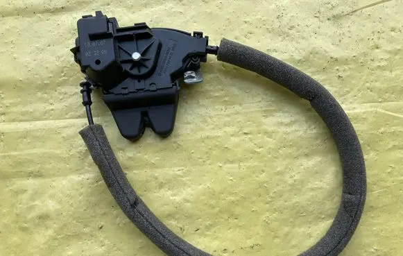 Mercedes-Benz C W204 Tailgate/trunk/boot lock/catch/latch A2047500085