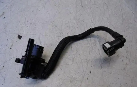 Citroen C3 Fuel line pipe