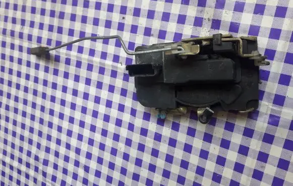 Peugeot Partner Front door lock