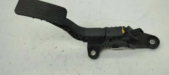 Hyundai Elantra VII Accelerator throttle pedal