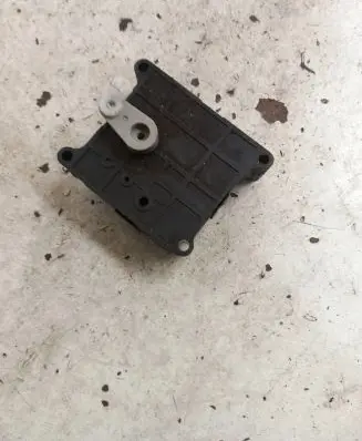 Mitsubishi Space Star Air flap motor/actuator MR910477 11021 CAB501A050A