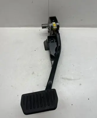Volvo XC60 Brake pedal 32265841