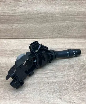 Toyota Auris 150 Indicator stalk 173832 0233017F249 G28