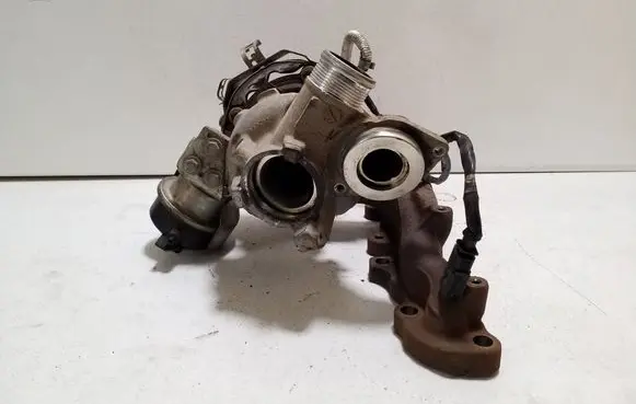 Volkswagen PASSAT B8 Turbo 04L253010T