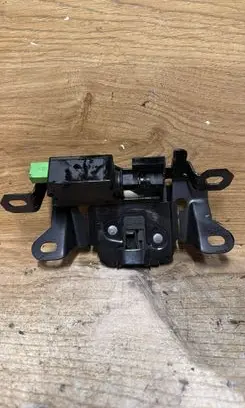 Volvo C30 Tailgate/trunk/boot lock/catch/latch 30784739