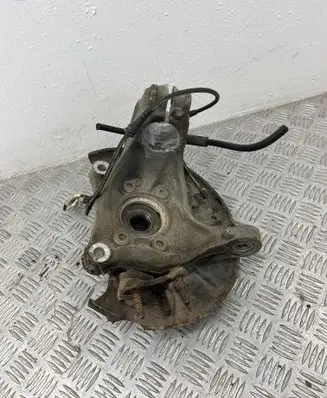 Volkswagen PASSAT B7 Front wheel hub spindle knuckle RAU07
