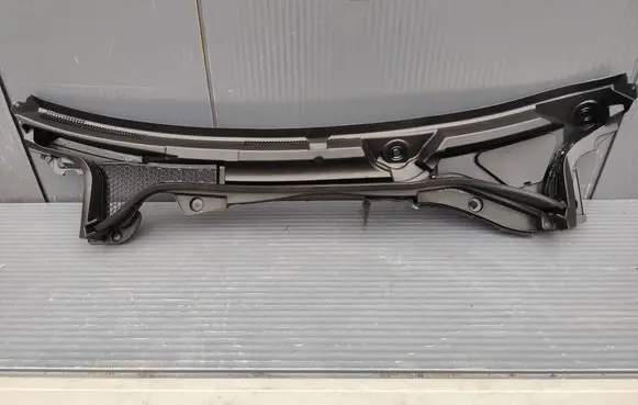 Maserati Grecale Wiper trim 18073376