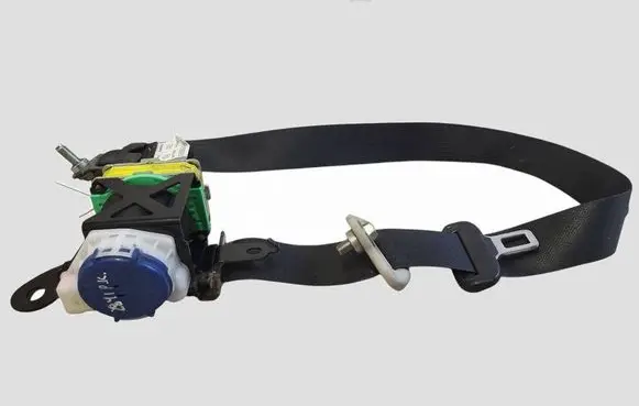 Mazda 6 Front seatbelt 305272210 0437002