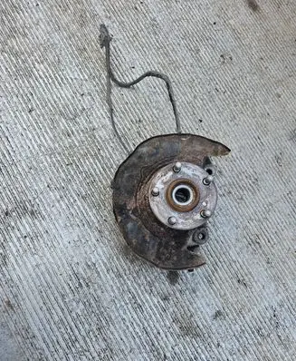 Toyota Prius (XW20) Front wheel hub 6962
