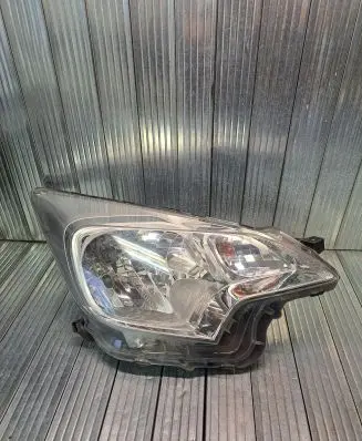 Toyota Verso Headlight/headlamp