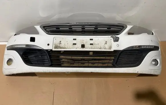 Peugeot 308 Front bumper 36127086