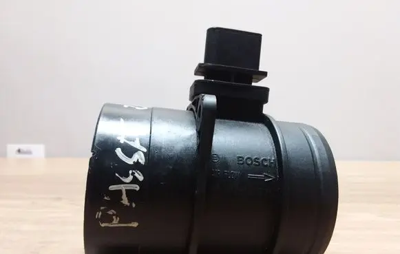 Volkswagen PASSAT B6 Mass air flow meter 0281002735 03G906461C