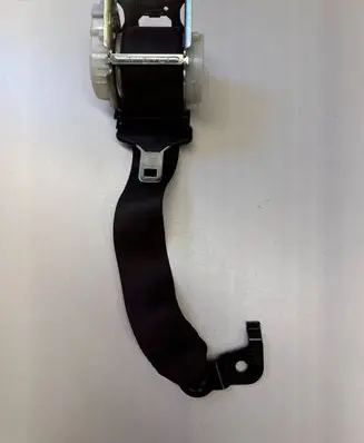 BMW 1 E82 E88 Front seatbelt 33028136
