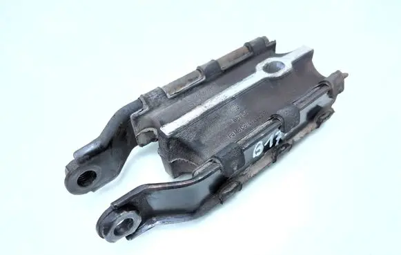 Volvo XC60 Engine mount bracket 31262935 8G9N6P082BA