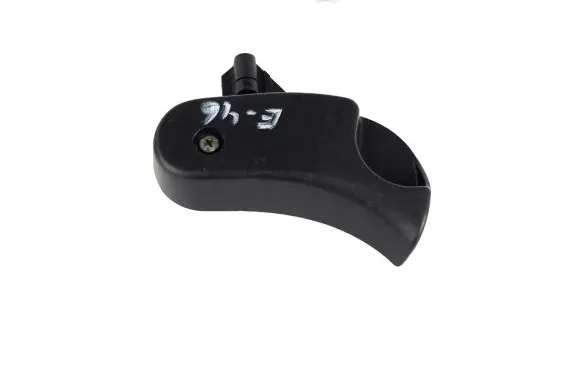 BMW 3 E46 Engine bonnet (hood) release handle 8223163