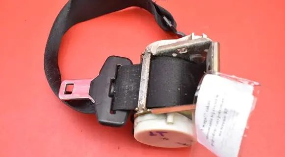 BMW X3 E83 Front seatbelt 33017496