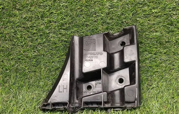 Volvo V40 Front bumper mounting bracket 31425110