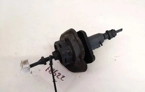 Mazda 3 II Clutch master cylinder 6n617a543aa 6n61-7a543-aa