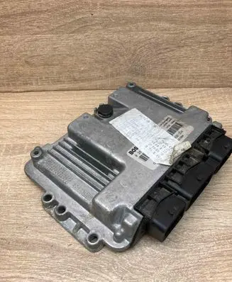 Renault Megane II Engine control unit/module ECU 8200601334 0281013366