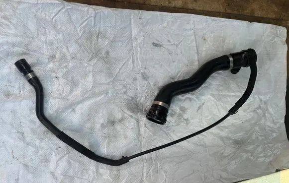 BMW X1 E84 Engine coolant pipe/hose 17127612444 7612444 17127565094