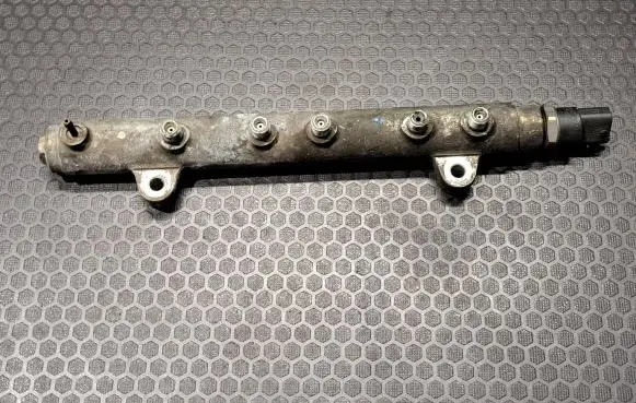 Fuel main line pipe