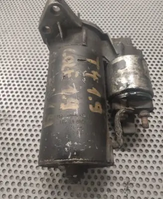 Volkswagen Golf III Starter motor 068911023T