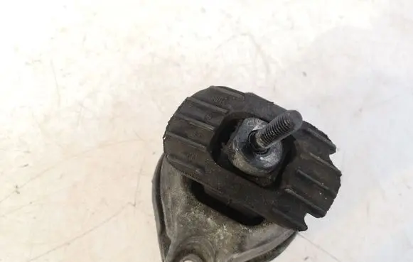 BMW 5 E60 E61 Engine mount bracket