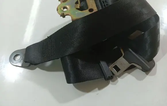 Peugeot 1007 Rear seatbelt 0403069