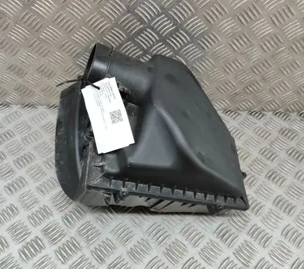 BMW X7 G07 Air filter box 7643301