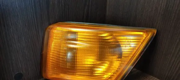 Iveco Daily 35 - 40.10 Front indicator light 500320426 1315106148