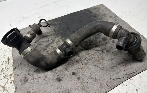 Volvo V60 Engine coolant pipe/hose 207627