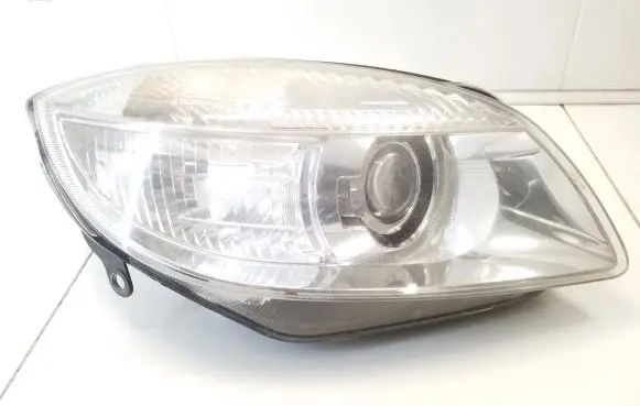 Skoda Fabia Mk2 (5J) Headlight/headlamp 24783200