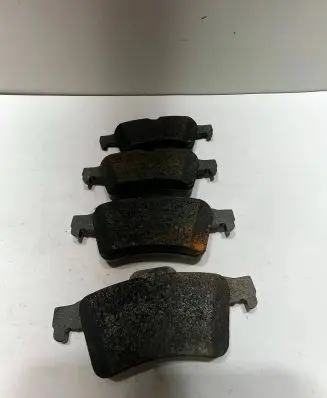 Nissan Almera N16 Brake pads (rear) 44060-BA00F 44060BA00F