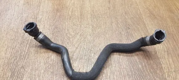 BMW 1 F40 Engine coolant pipe/hose 8658489