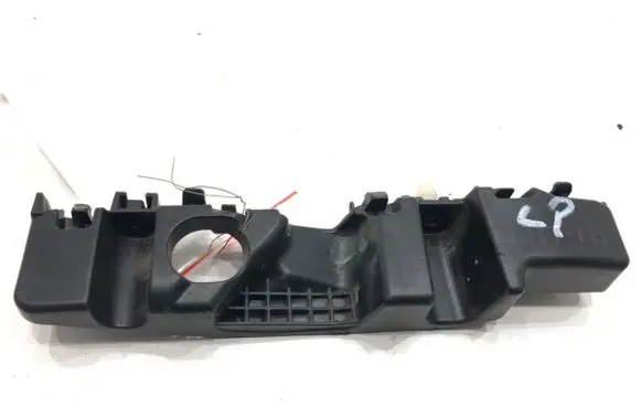 Hyundai Kona I Front bumper mounting bracket