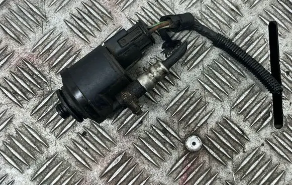 BMW 5 E60 E61 Fuel filter heater 7788702