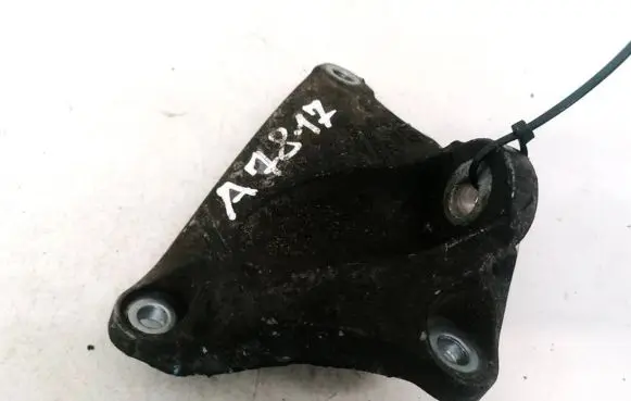 Audi A8 S8 D3 4E Engine mounting bracket 4E0399114Q