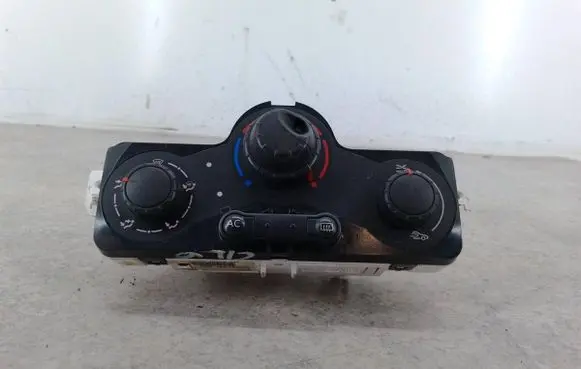 Renault Clio III Climate control/heater control trim 69597003