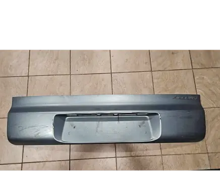 Tailgate trim