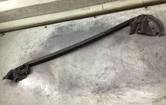 Mercedes-Benz CLS C218 X218 Rubber seal front door window/glass A2187350765